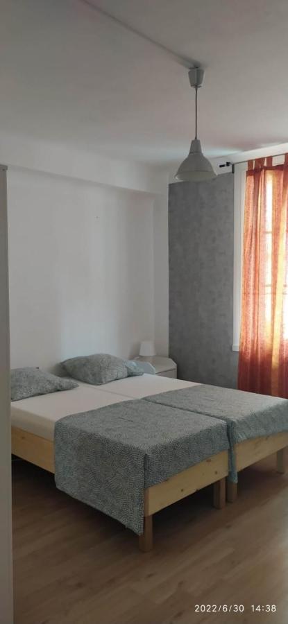 Beau F3, Renove, Calme, En Plein Centre De Nimes Apartment Exterior foto