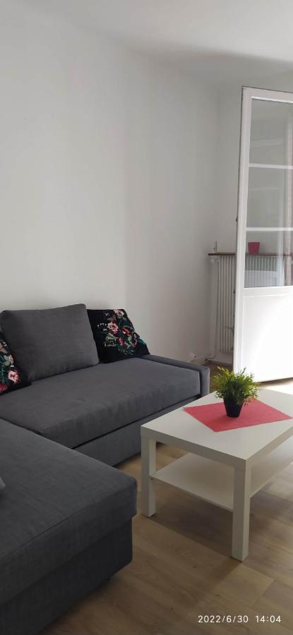 Beau F3, Renove, Calme, En Plein Centre De Nimes Apartment Exterior foto